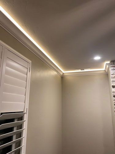 uvidenhed bundt Limited LED Crown Molding Lighting using Warm White Strip Lights - Ecolocity LED